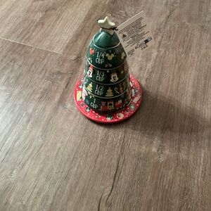 NWT Disney Minnie and Mickey Christmas Tree Measuring Cups Set